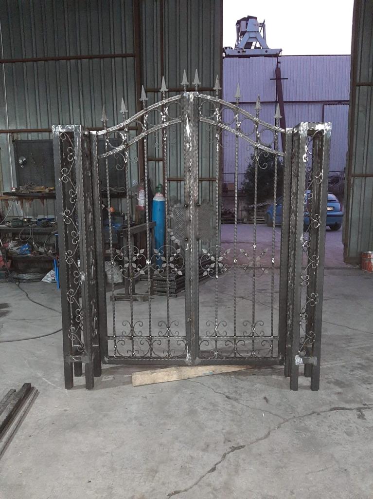 FERFORJE BAHÇE KAPILARI