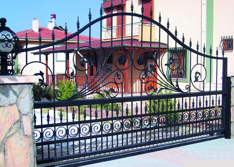 Ferforje Garaj Kapıları